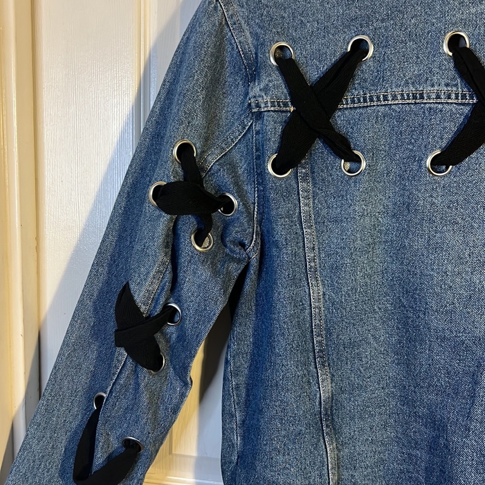 Love Tree women’s denim jacket (S to M?) - Picture 4 of 10